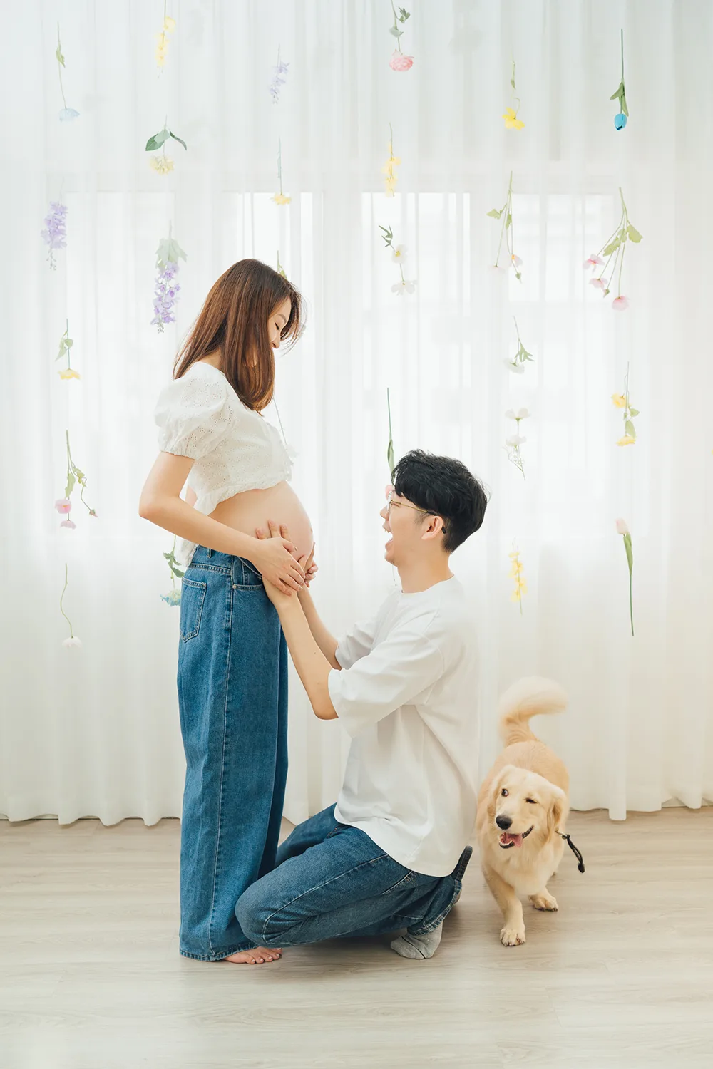 Pet friendly studio maternity photoshoot in Singapore.