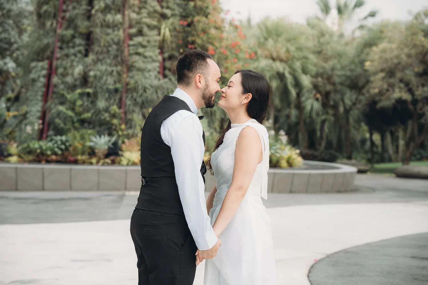 Pre-wedding photoshoot at Gardens by the Bay, Singapore