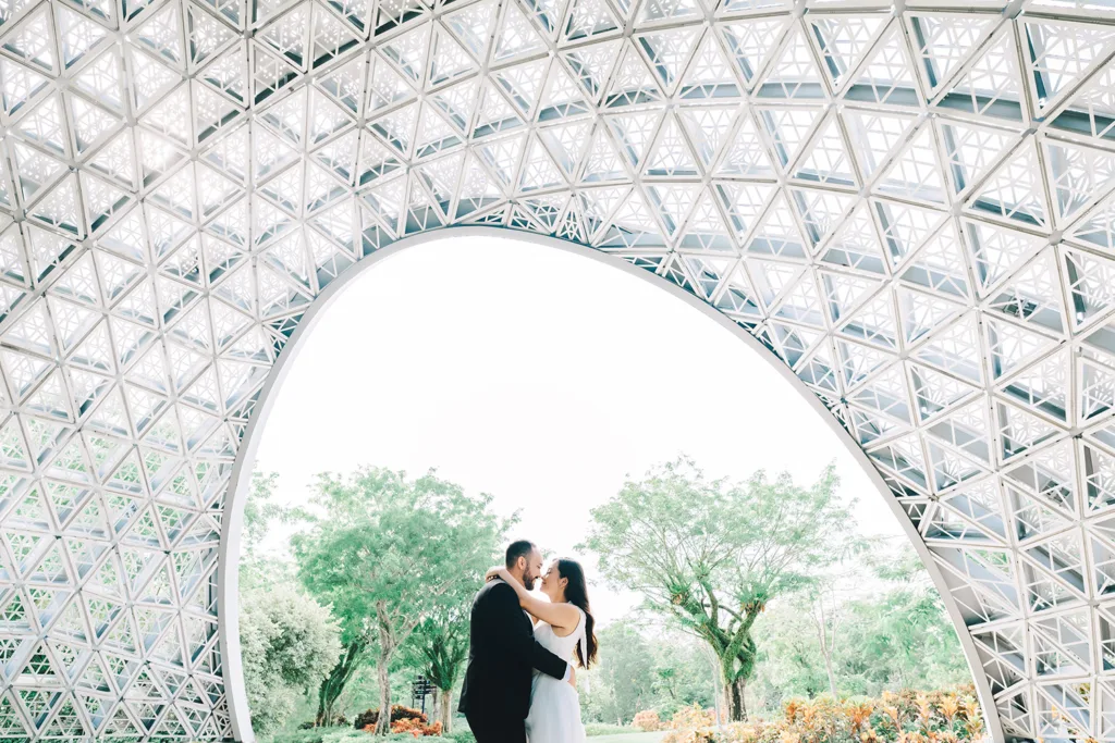 Pre-wedding photoshoot at SG50 Lattice, Gardens by the Bay, Singapore