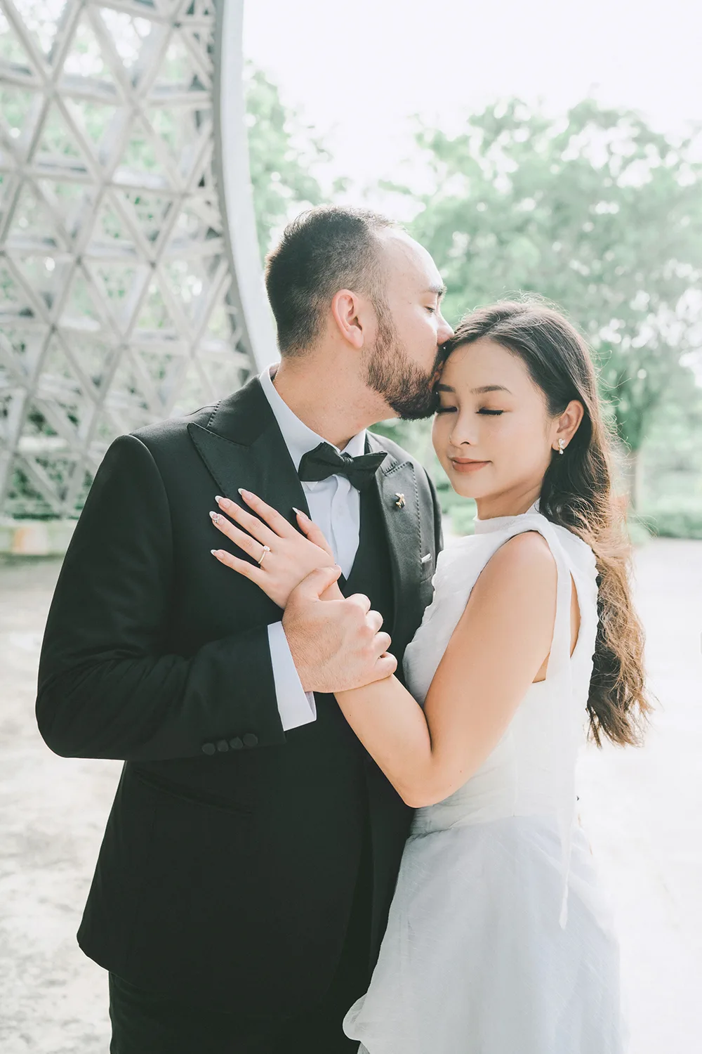 Pre-wedding photoshoot at Gardens by the Bay, Singapore