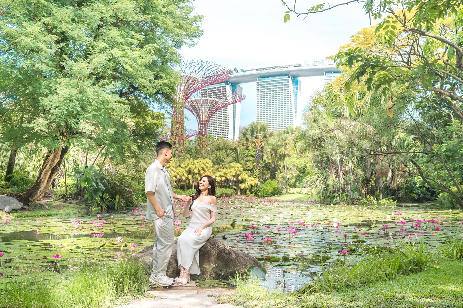 Couple vacation photoshoot at Gardens by the Bay, Singapore.