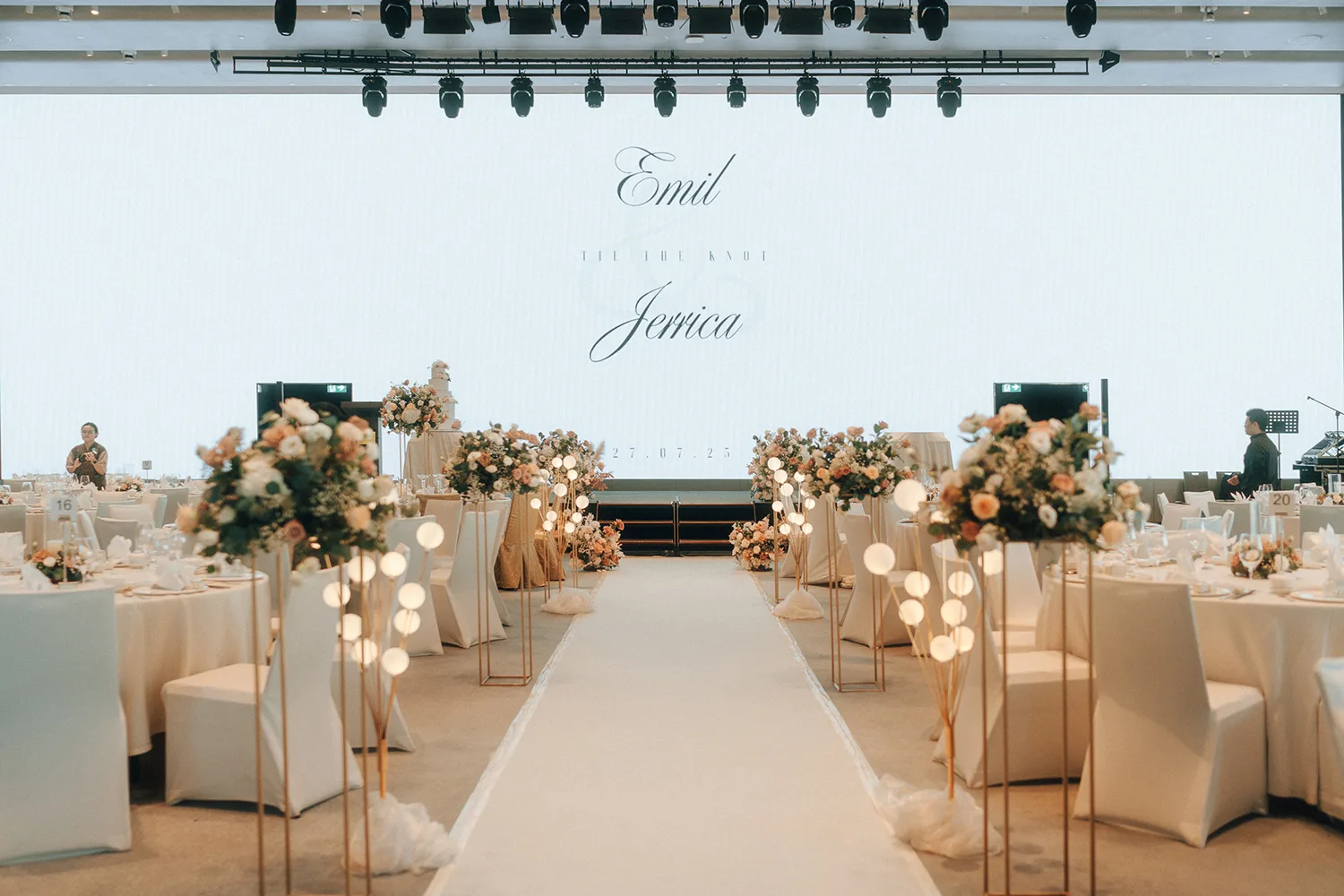 Actual day wedding at Pan Pacific Orchard, Singapore.