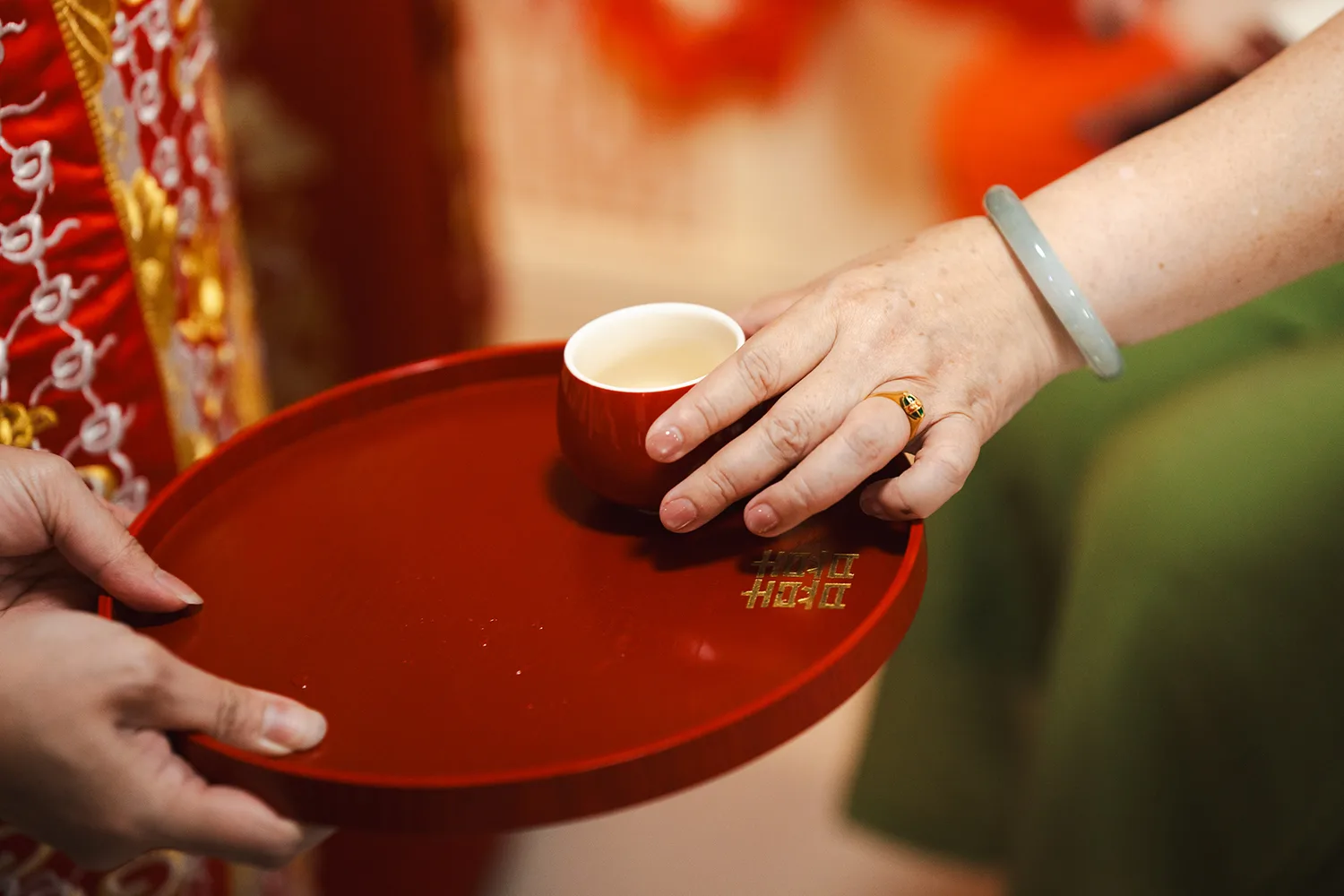 Actual day wedding at Parkroyal on Beach Road, Singapore.