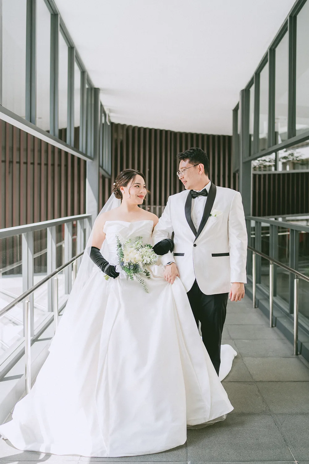 Actual day wedding at Parkroyal on Beach Road, Singapore.