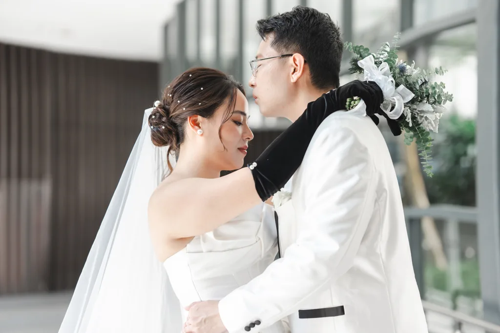 Actual day wedding at Parkroyal on Beach Road, Singapore.