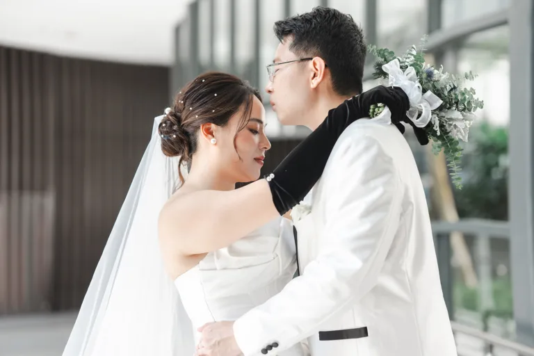 Actual day wedding at Parkroyal on Beach Road, Singapore.