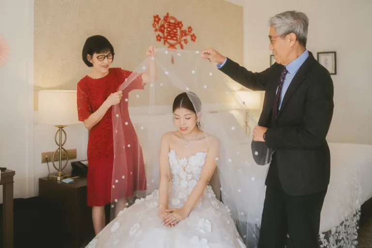 Wedding day at Orchard Rendezvous Hotel, Singapore.