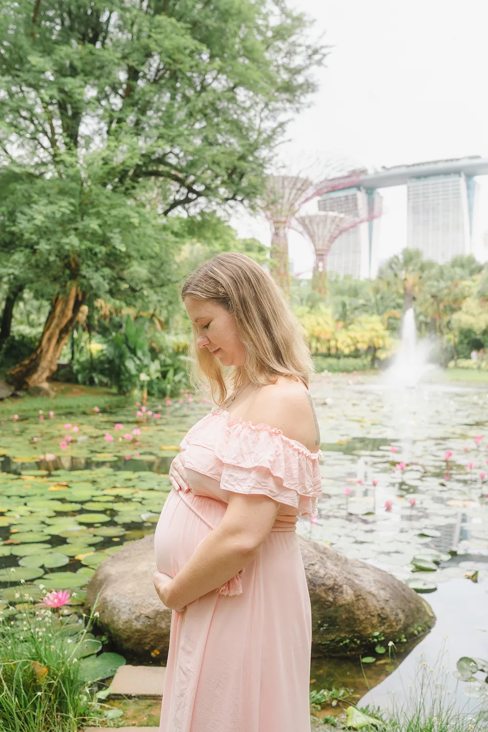Maternity photoshoot at Gardens by the Bay, Singapore.