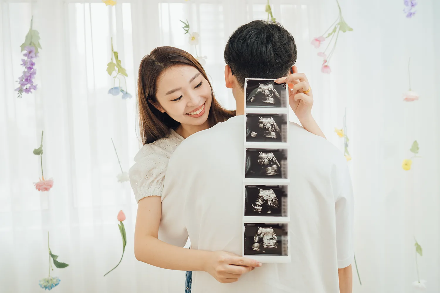 Pet friendly studio maternity photoshoot in Singapore.