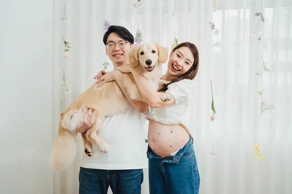 Pet friendly studio maternity photoshoot in Singapore.