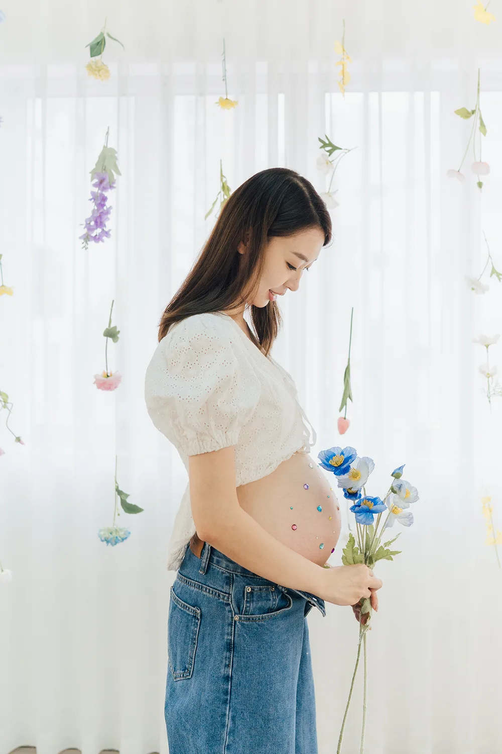 Pet friendly studio maternity photoshoot in Singapore.