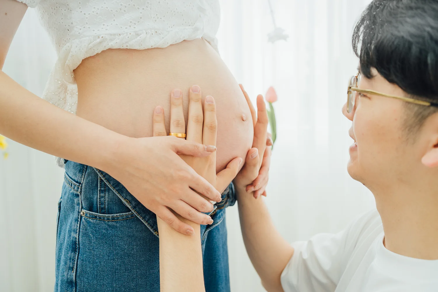 Pet friendly studio maternity photoshoot in Singapore.