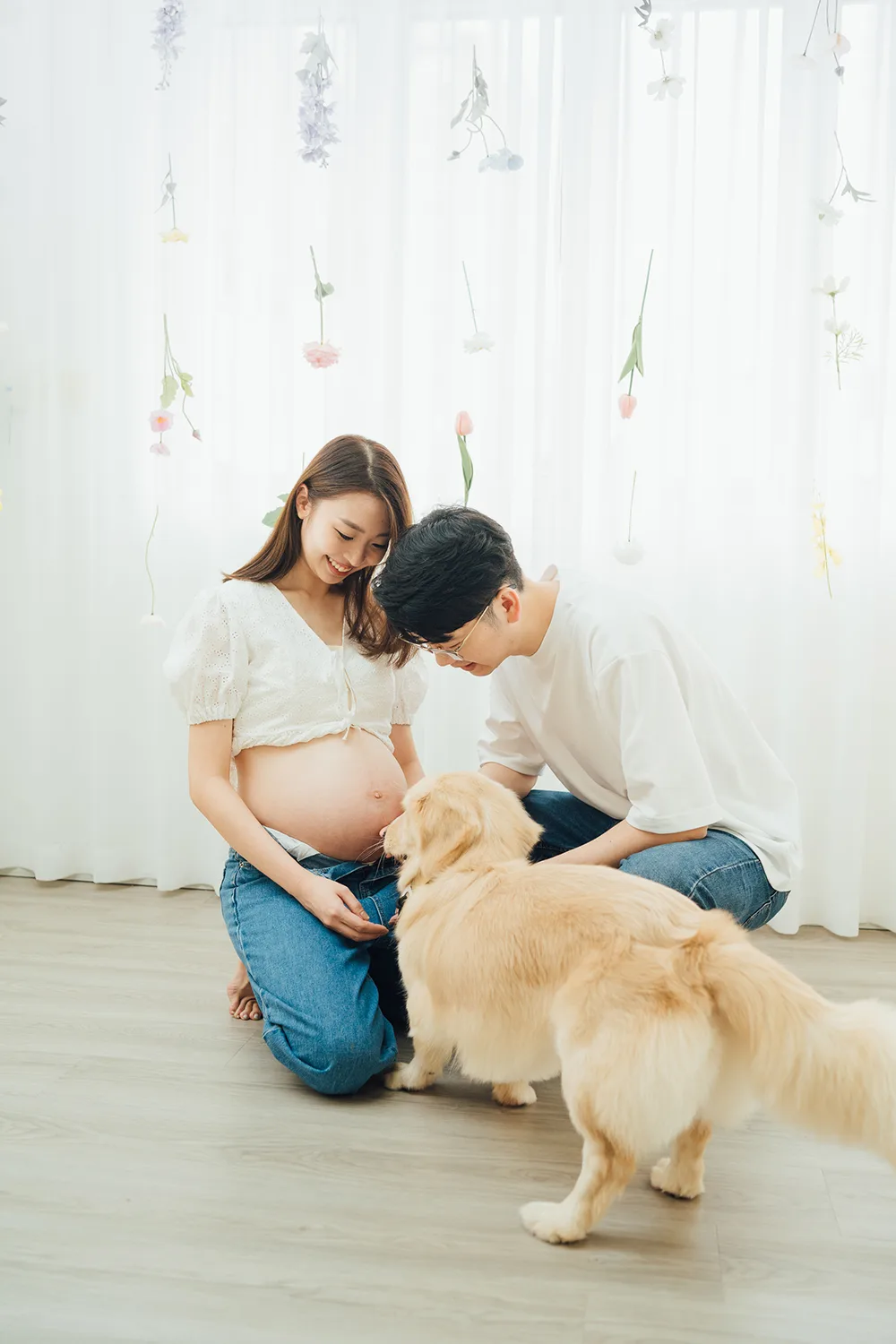 Pet friendly studio maternity photoshoot in Singapore.